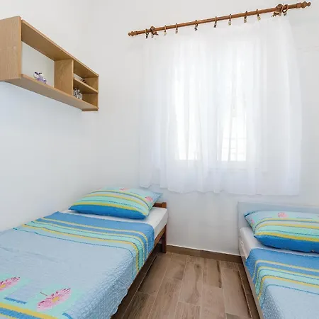 Three-bedroom In Holiday home