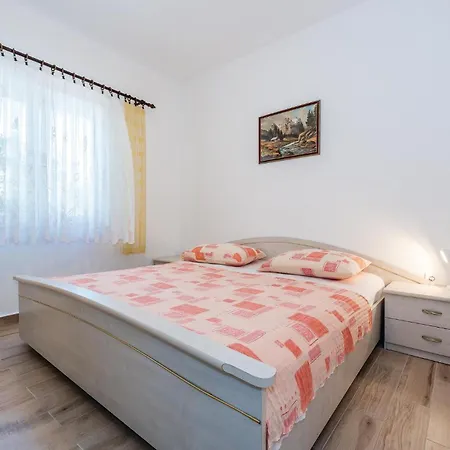 Three-bedroom In Holiday home