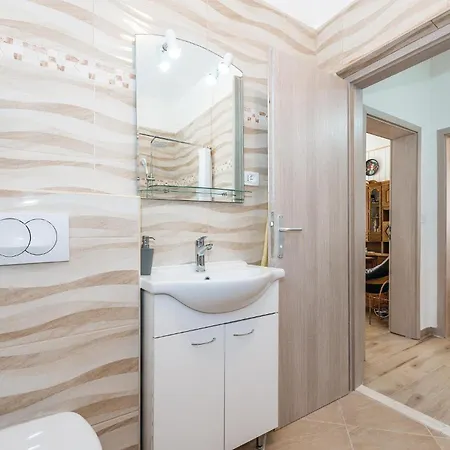 Three-bedroom In Holiday home *