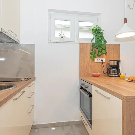 Three-bedroom In Vodice